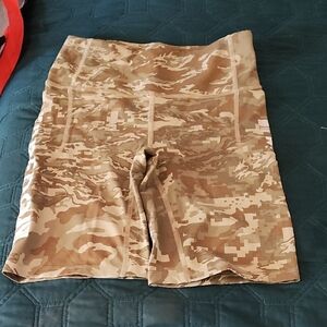 Under Armour Beige & Tan Camo High-Rise Bike Shorts